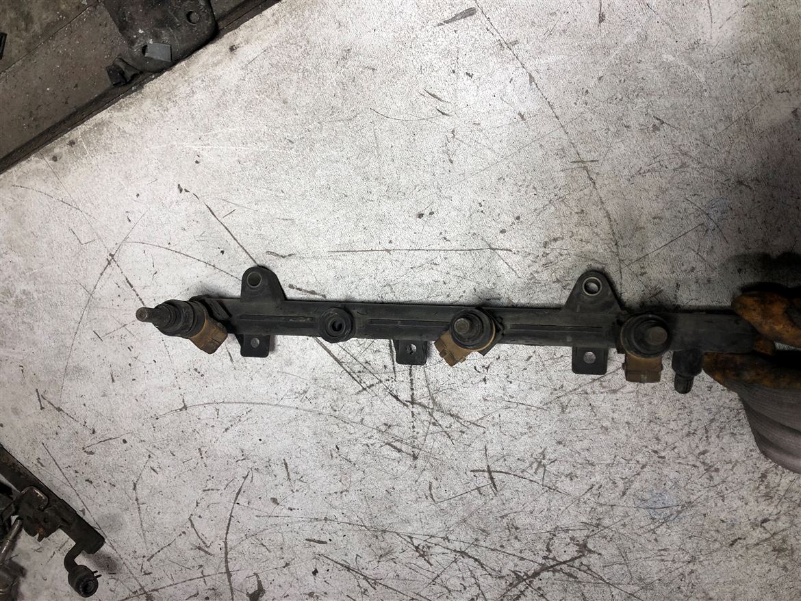 Kia Shuma Rio 1.5-1.6 2002-2006 Enjektör Kütüğü OK30E13150