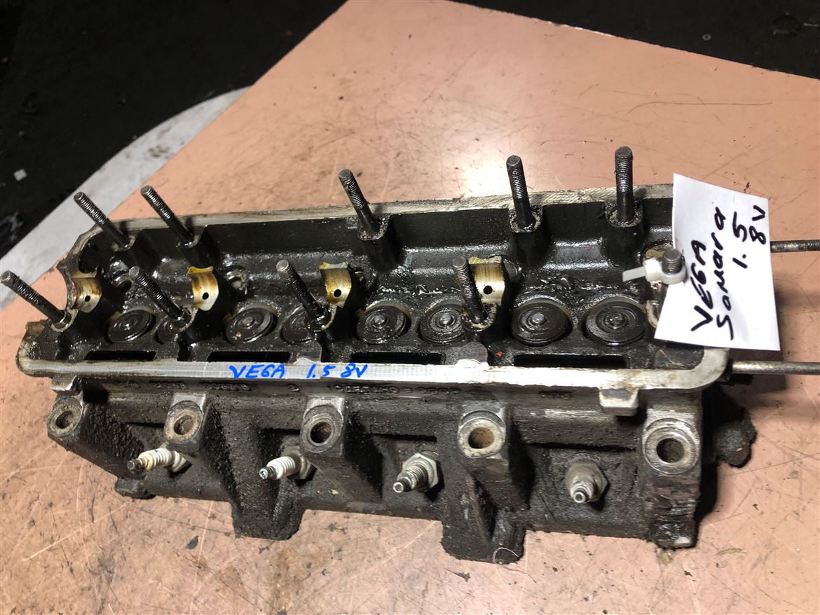 Lada Vega 1.5 8V Silindir Kapağı