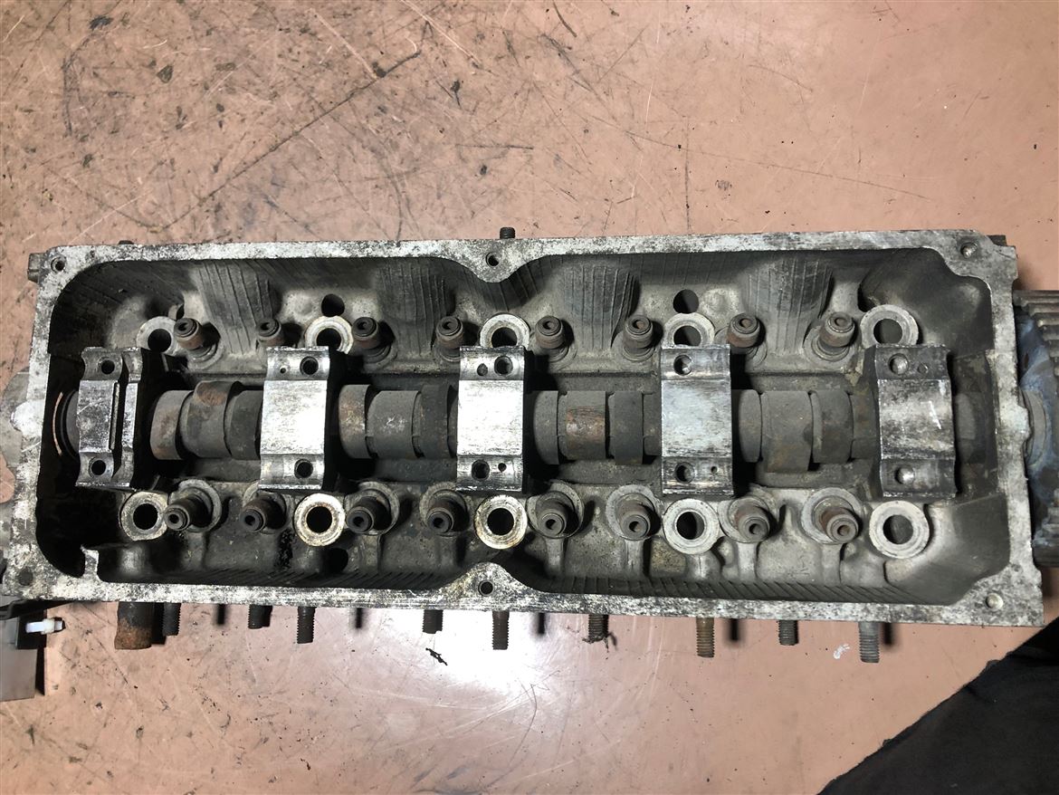 Mazda 323 1.6 16V 1989-1996 SOHC Silindir Kapağı (2)