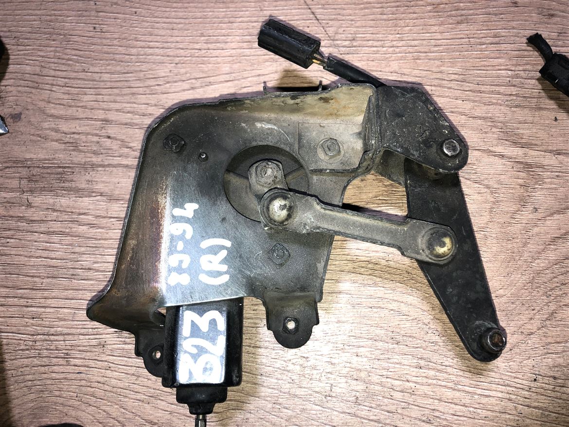 Mazda 323 1989-1994 (R) Yolcu Tarafı Far Motoru - Mekanizması