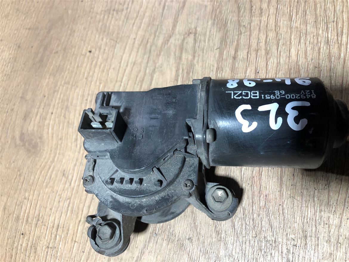 Mazda 323 1994-1998 Ön Cam Silecek Motoru