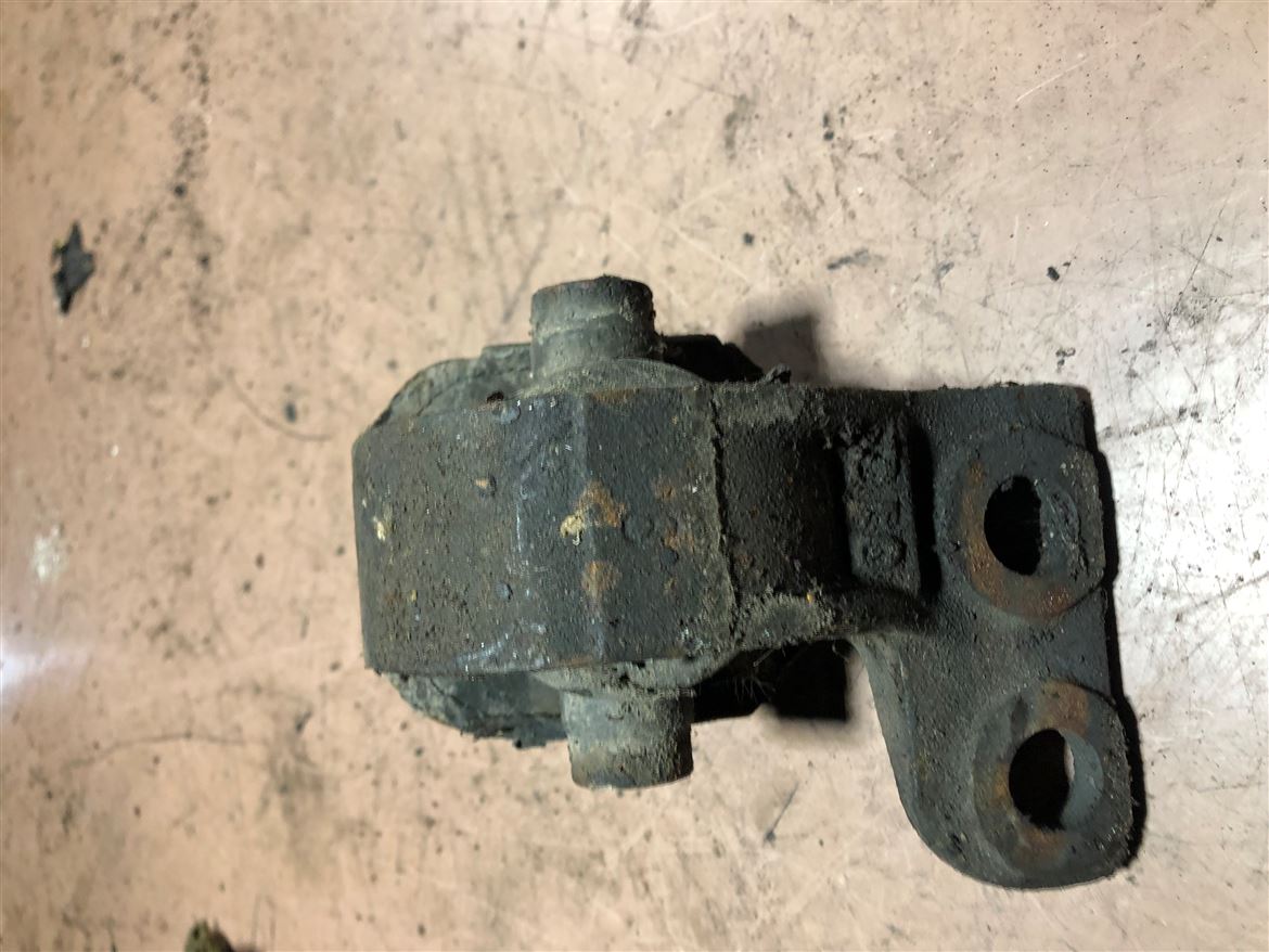 Mazda 626 1992-1997 Sağ Motor Takozu