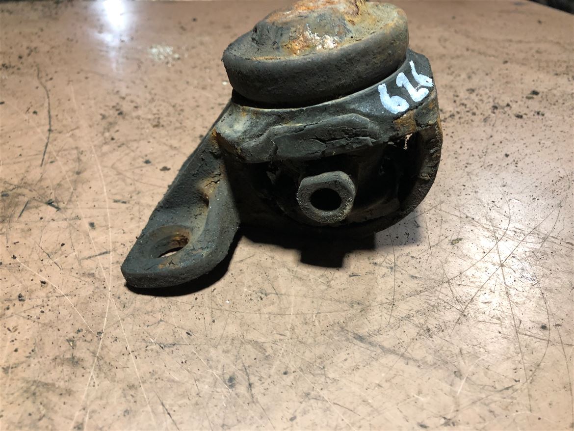 Mazda 626 1992-1997 Sağ Motor Takozu