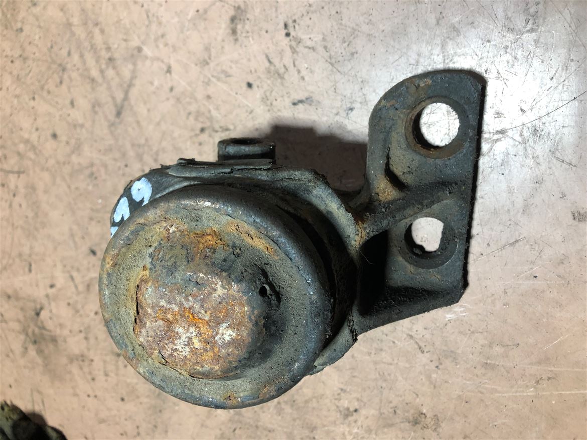 Mazda 626 1992-1997 Sağ Motor Takozu