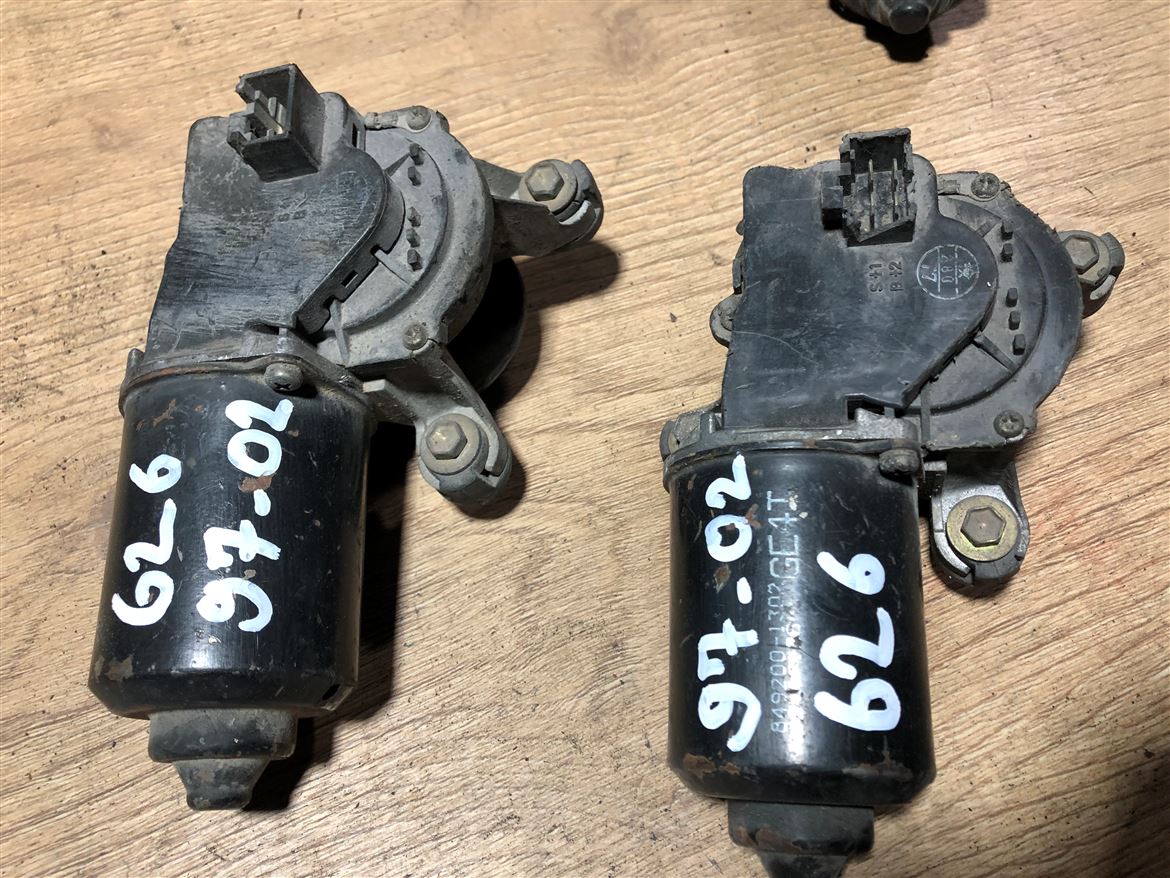 Mazda 626 1997-2002 Ön Cam Silecek Motoru