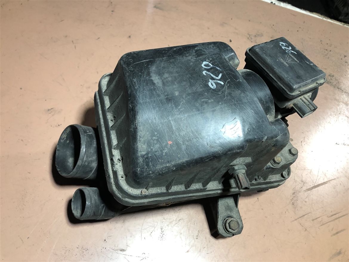 Mazda 626 2.0 GE 1993-1997 Hava Filtre Kutusu