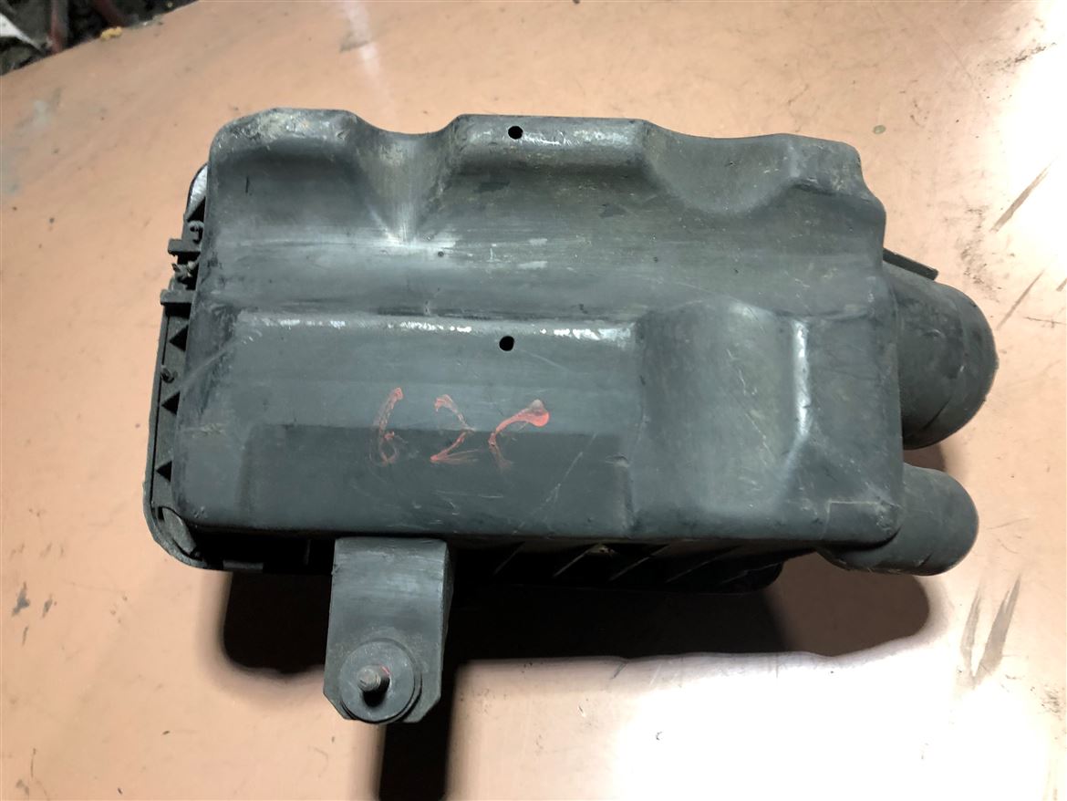 Mazda 626 2.0 GE 1993-1997 Hava Filtre Kutusu