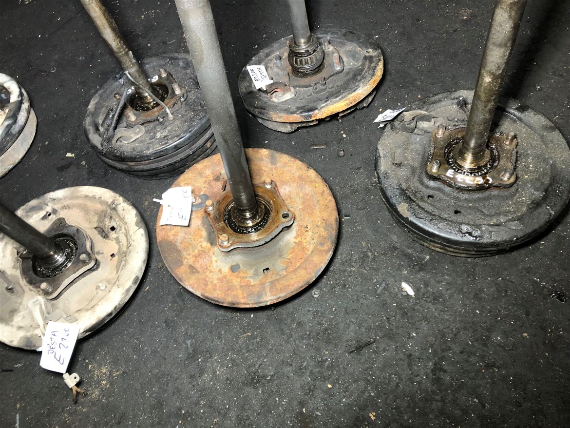 Mazda E2200 Besta Arka Sağ Sol Aks Taşıyıcı Fren Tablası