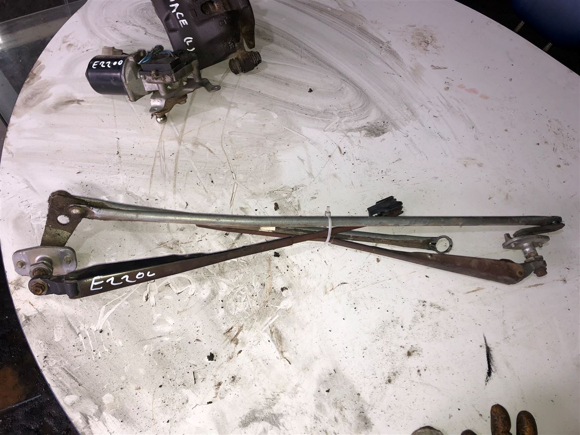 Mazda E2200 Ön Cam Silecek Motoru-Mekanizması