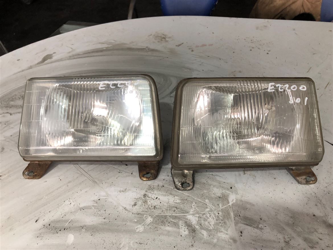 Mazda E2200 Sağ Sol Ön Far