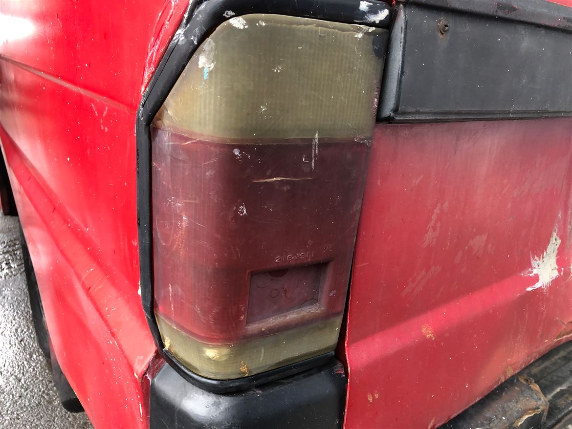 Mazda E2200 Sol Arka Stop Lambası