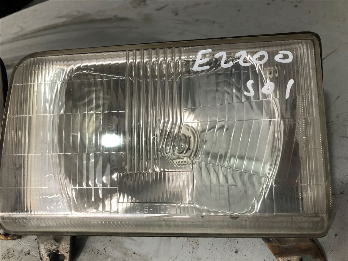 Mazda E2200 Sol Ön Far
