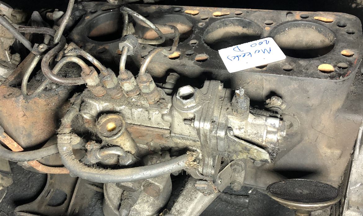 Mercedes 200 D Mozot Pompasıc