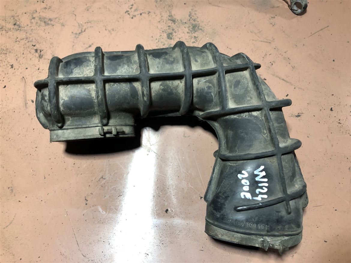 Mercedes W123 2000 Hava Giriş Hortumu 1020940011