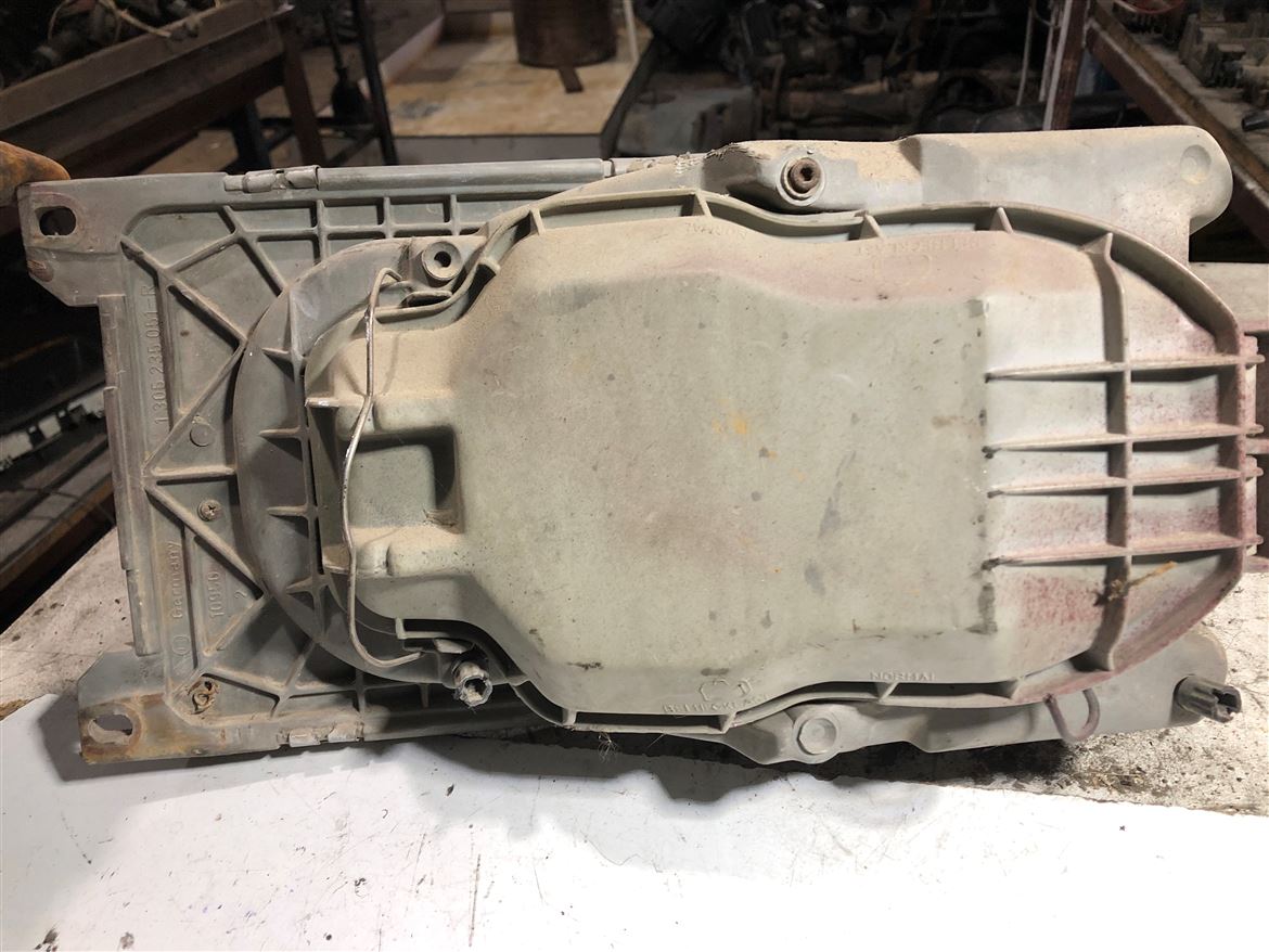 Mercedes w123 Orjinal Sağ Far 1305235051-P (2)