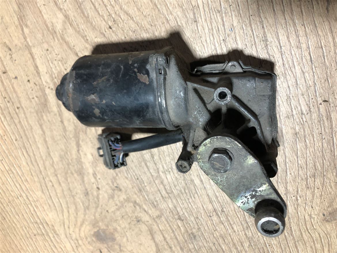 Mitsubishi Canter 1998-2007 (24V) Ön Cam Silecek Motoru