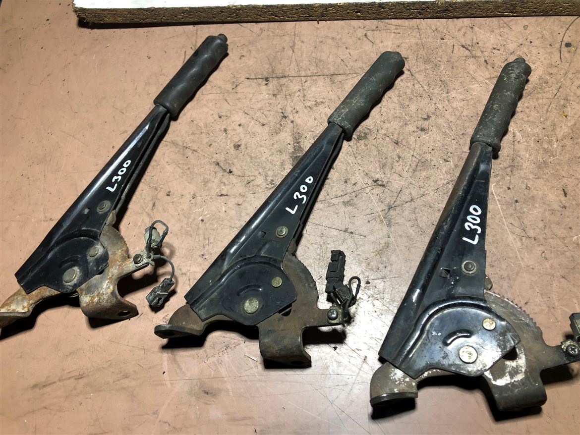 Mitsubishi L300 El Freni Kolu Tabancası