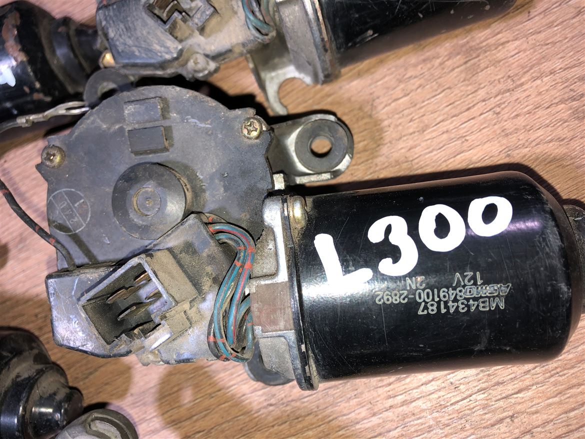 Mitsubishi L300 Ön Cam Silecek Motoru (3)