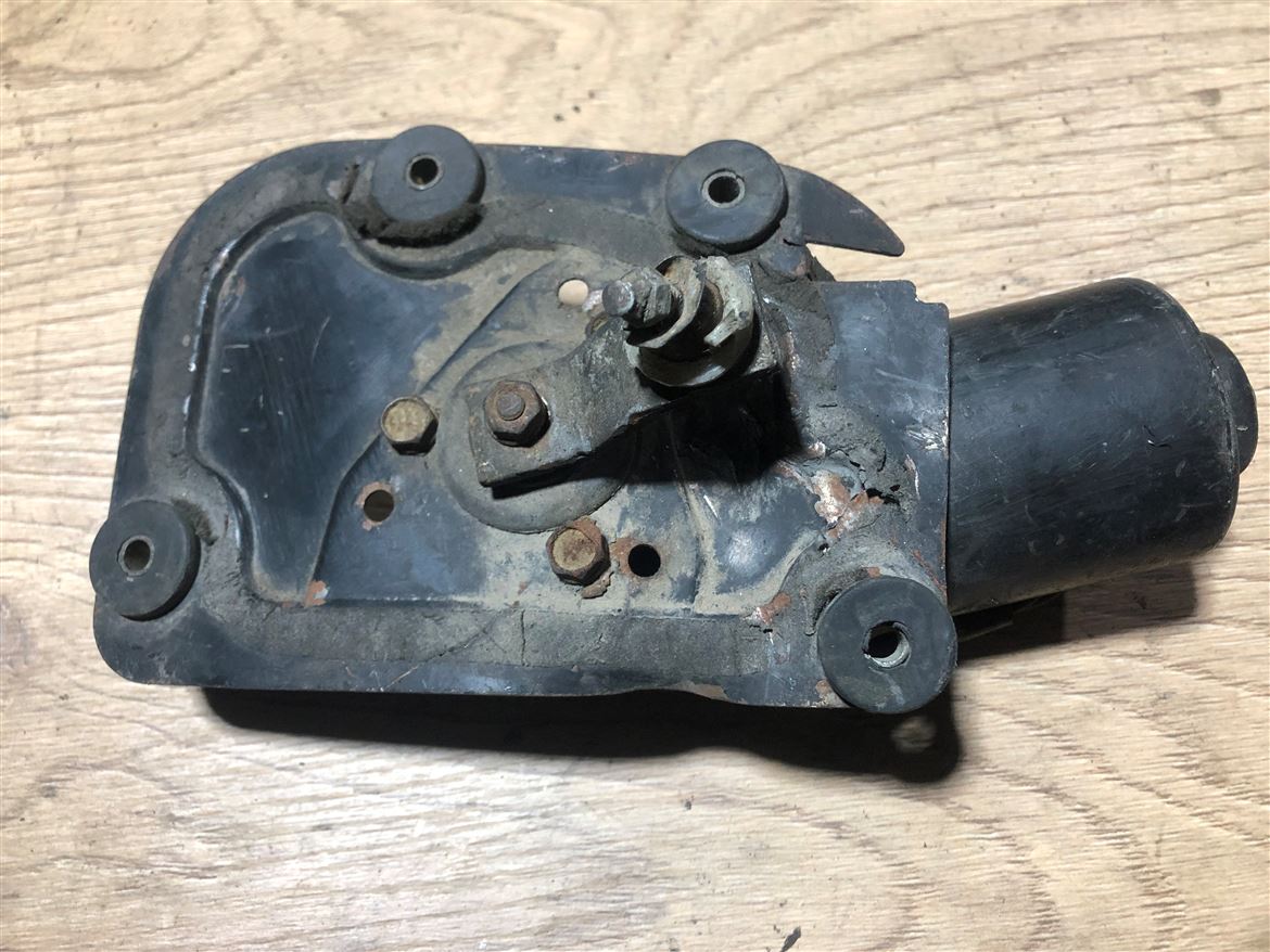 Mitsubishi Lancer Colt 1992-1996 Ön Cam Silecek Motoru (4)