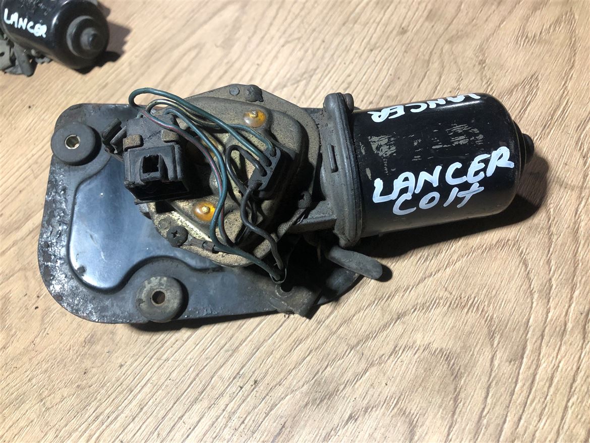 Mitsubishi Lancer Colt 1992-1996 Ön Cam Silecek Motoru
