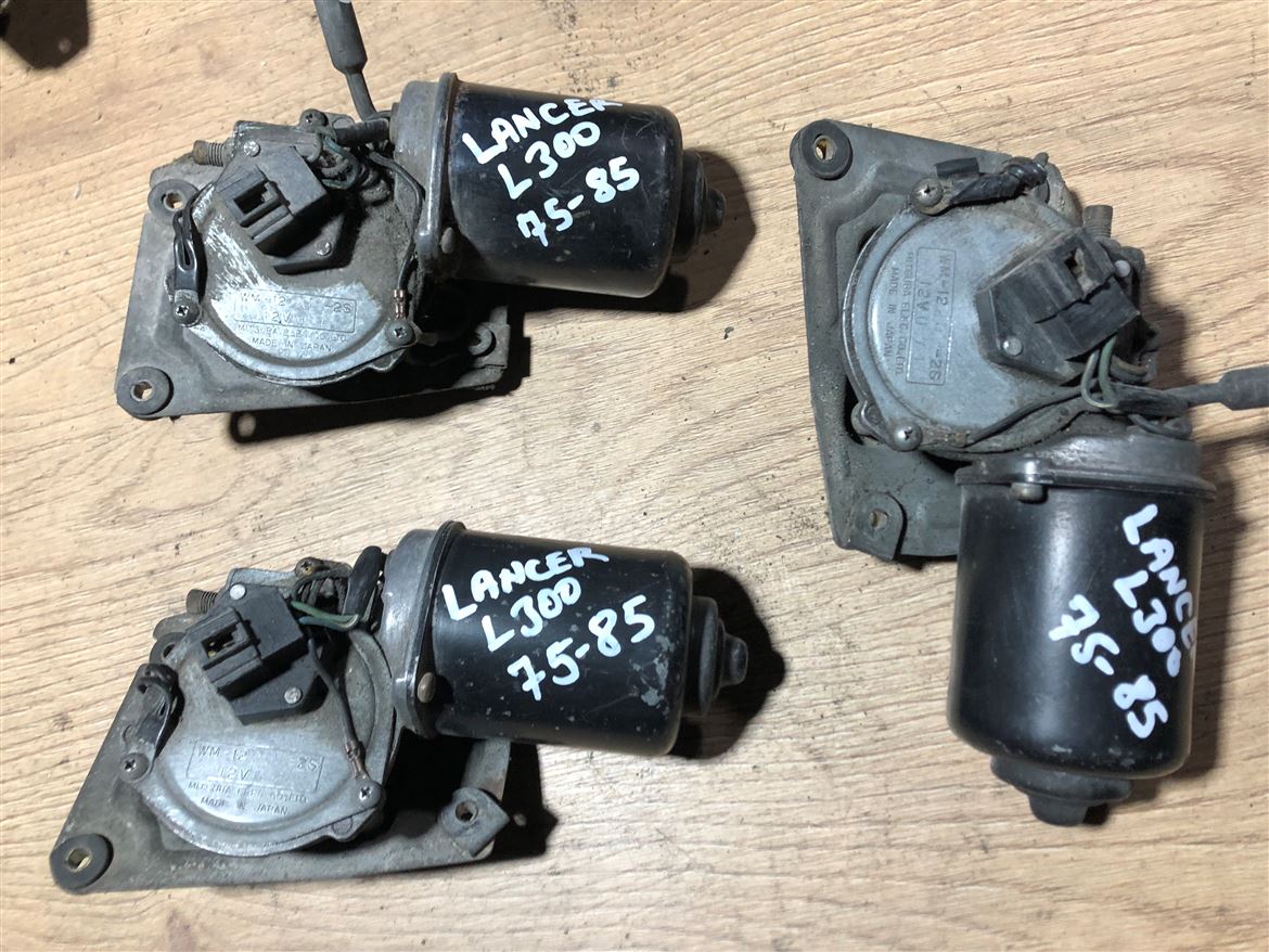 Mitsubishi Lancer L300 1975-1985 Ön Cam Silecek Motoru