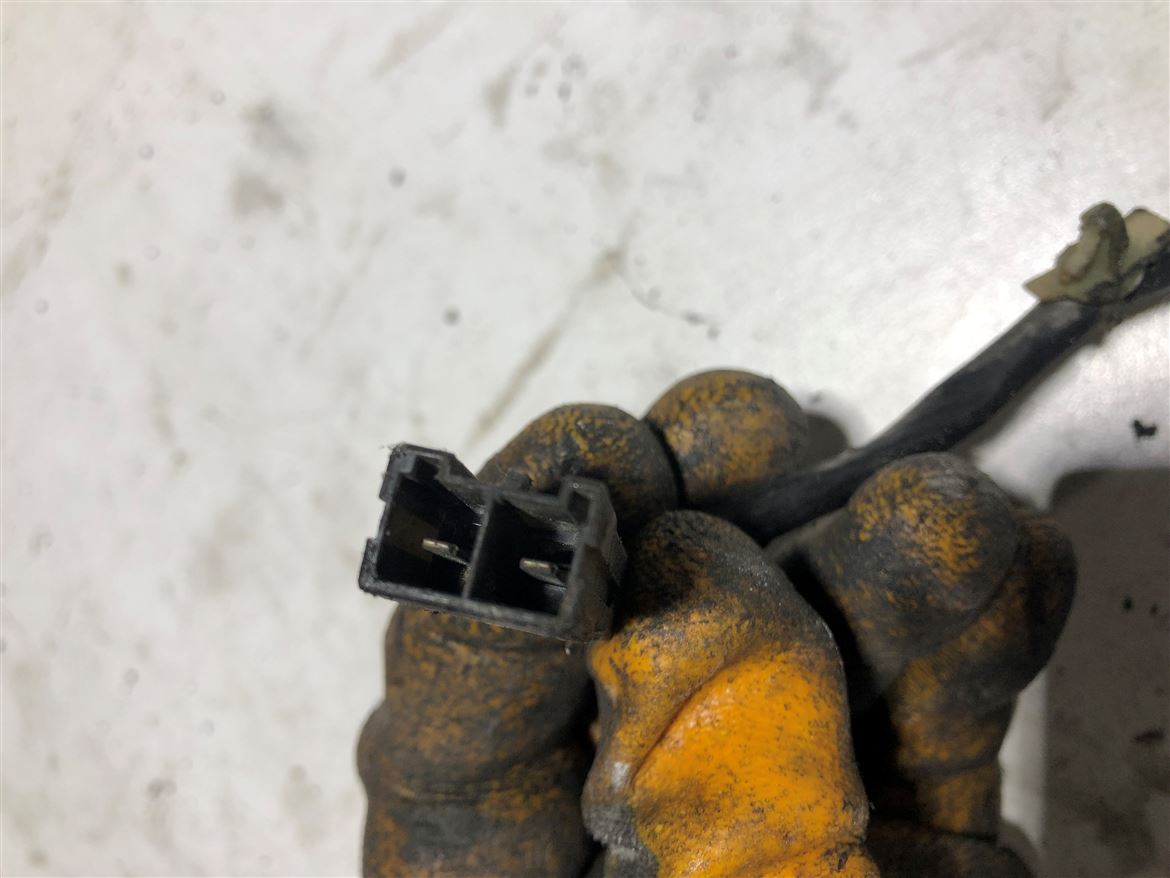 Nissan Altima Laurel Sol Arka Kapı Cam Krikosu