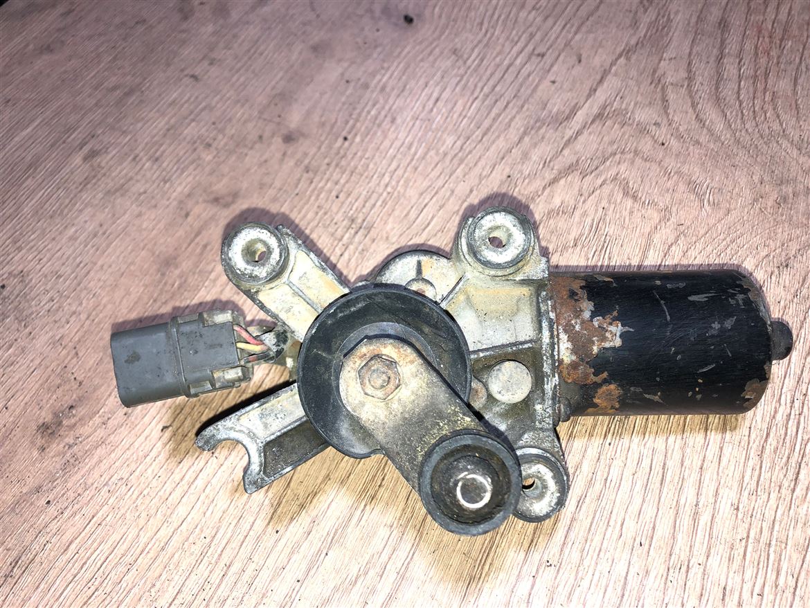 Nissan Maxima 1995-2000 Ön Cam Silecek Motoru (3)
