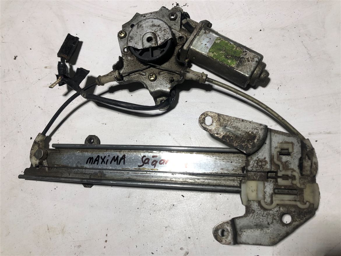 Nissan Maxima Sağ Arka Kapı Cam Krikosu