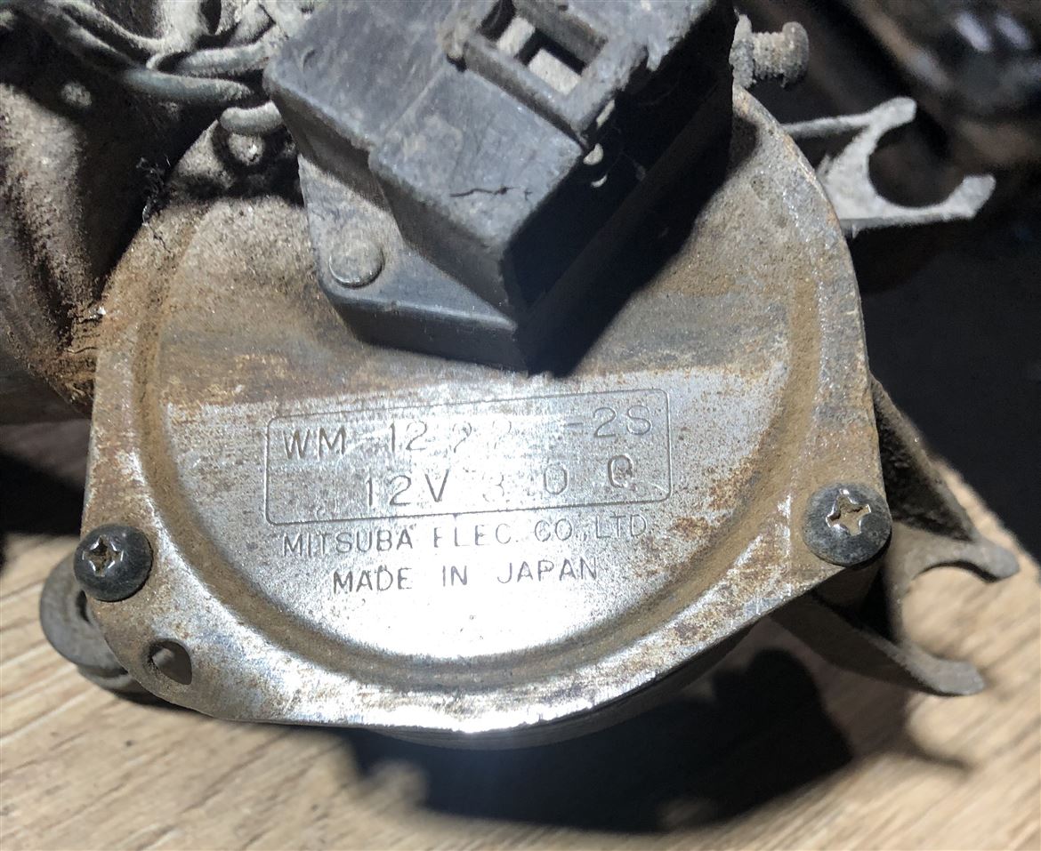 Nissan Sunny 1982-1987 Ön Cam Silecek Motoru (2)