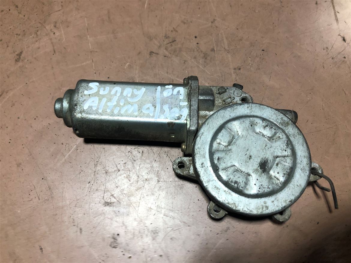 Nissan Sunny Altima Sağ Ön Cam Kriko Motoru