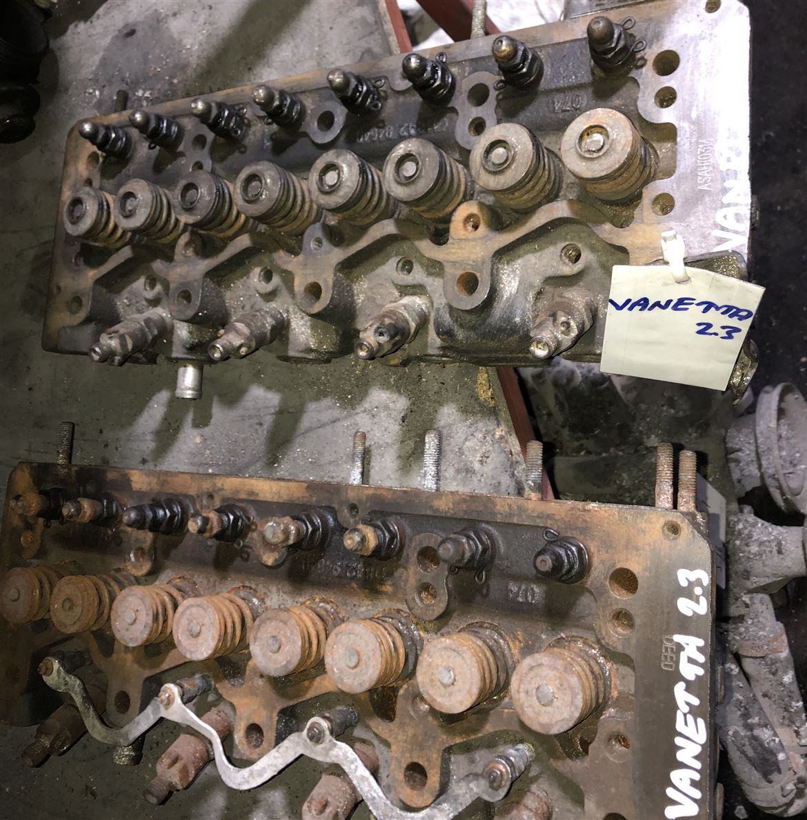 Nissan Vanetta 2.3 Silindir Kapağı