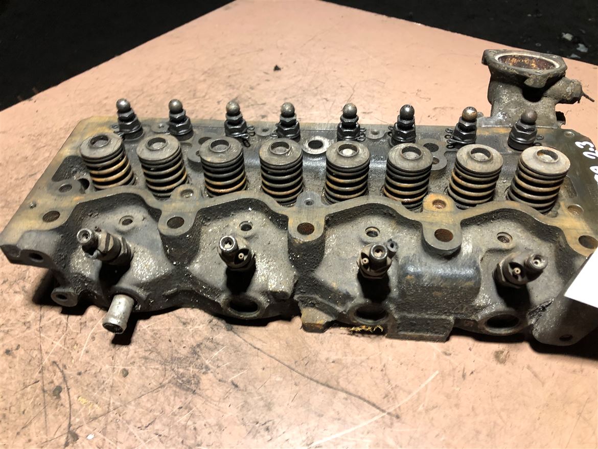 Nissan Vanetta 2.3 Silindir Kapağı