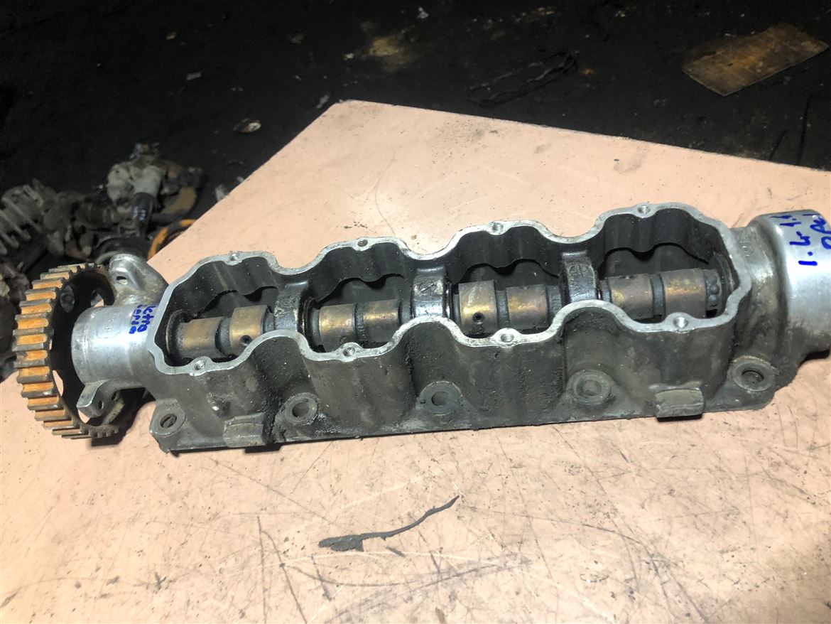 Opel Astra Corsa Vectra Kadett 1.4-1.6-1.8 8V 1987-1996 Eksantrik Yuvası (2)
