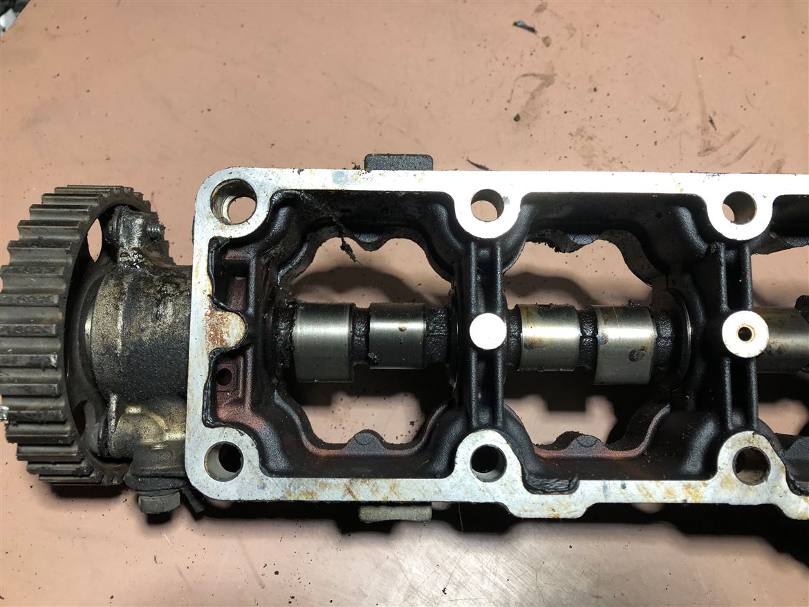 Opel Astra F Corsa B Vectra B 1.4-1.6 Eksantrik Mili Ve Yuvası (90411001)