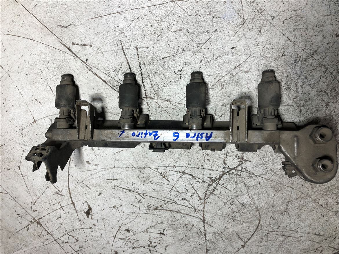 Opel Astra G Zafira 1.4-1.6 Enjektör Kütüğü 90559684a