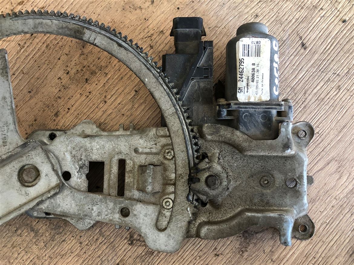 Opel Corsa C Combo Sol Ön Cam Kriko Motoru-Mekanizması (24462795)