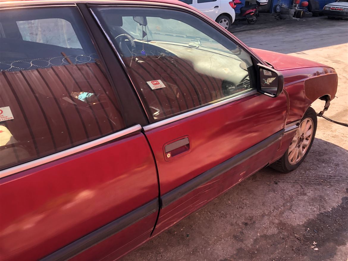 Opel Omega A 1986-1993 Sağ Ön Kapı
