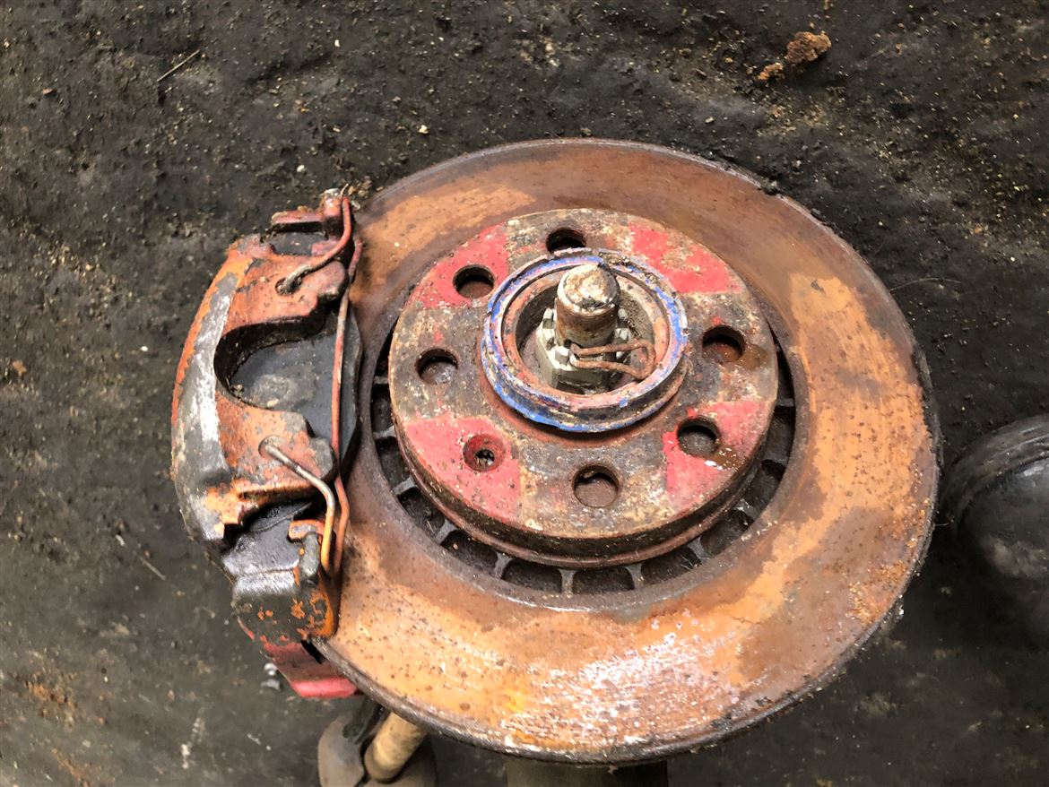 Opel Vectra A 1988-1995 Sağ Ön Taşıyıcı Disk Porya