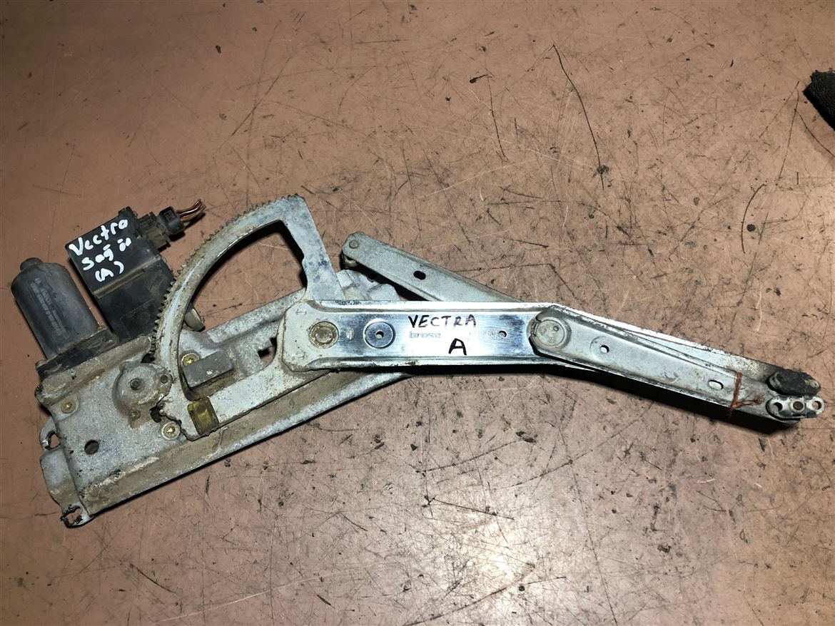 Opel Vectra A 1988-95 Sağ Ön Kapı Cam Krikosu 90356118-2