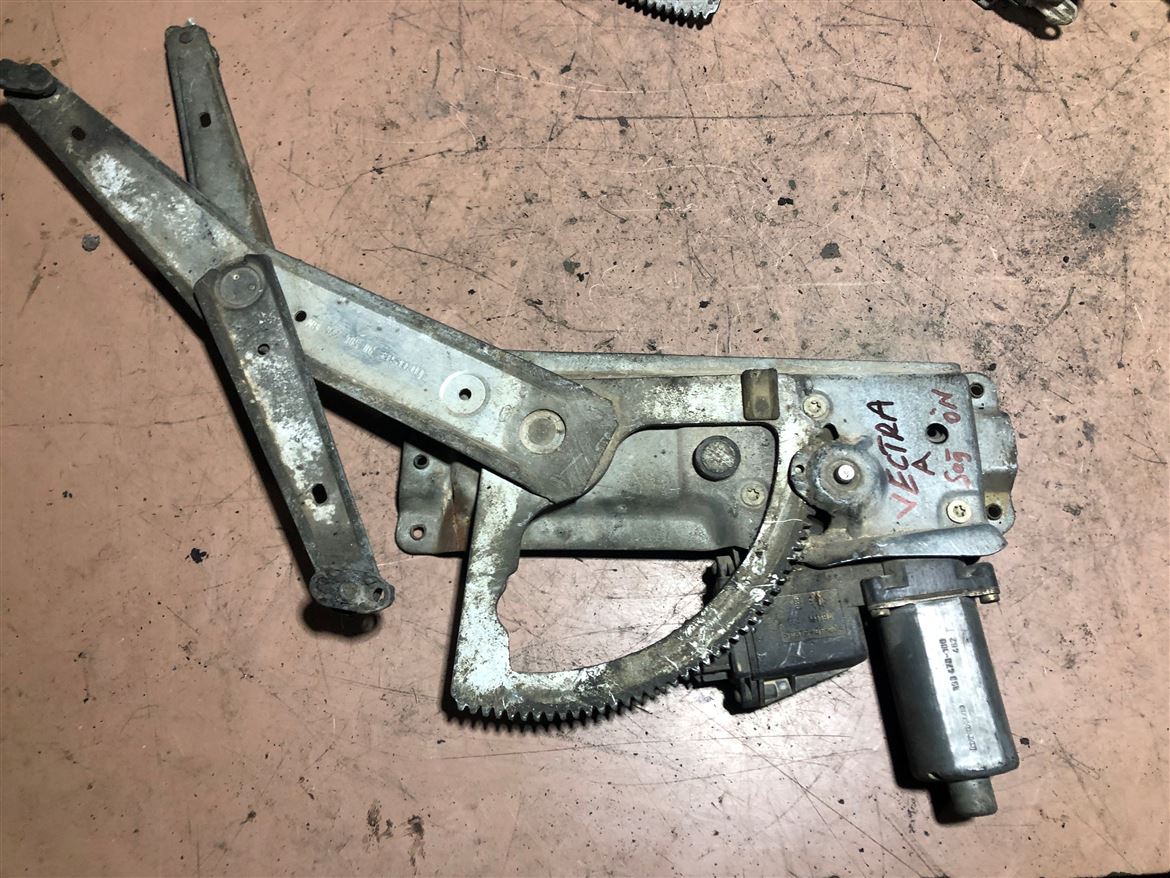 Opel Vectra A 1988-95 Sağ Ön Kapı Cam Krikosu 90504276 - 1