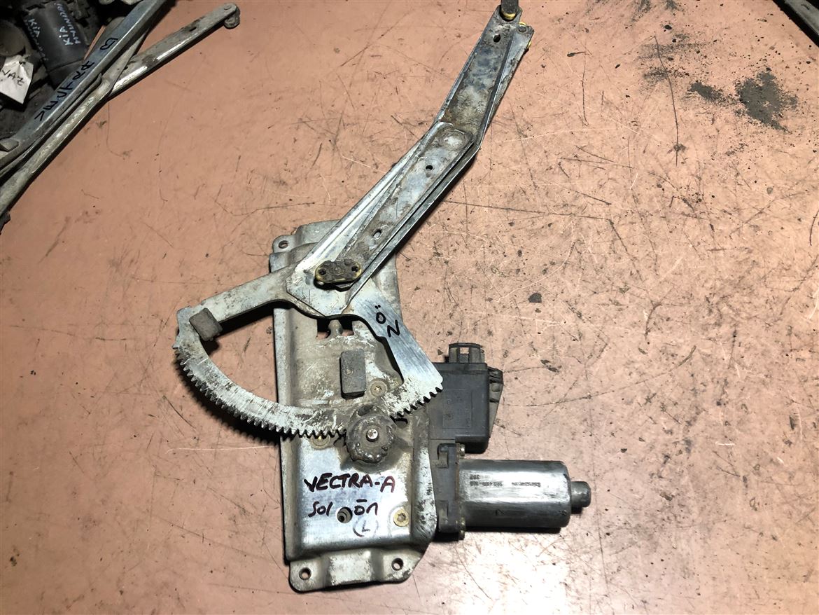 Opel Vectra A 1988-95 Sol Ön Kapı Cam Krikosu 90504275