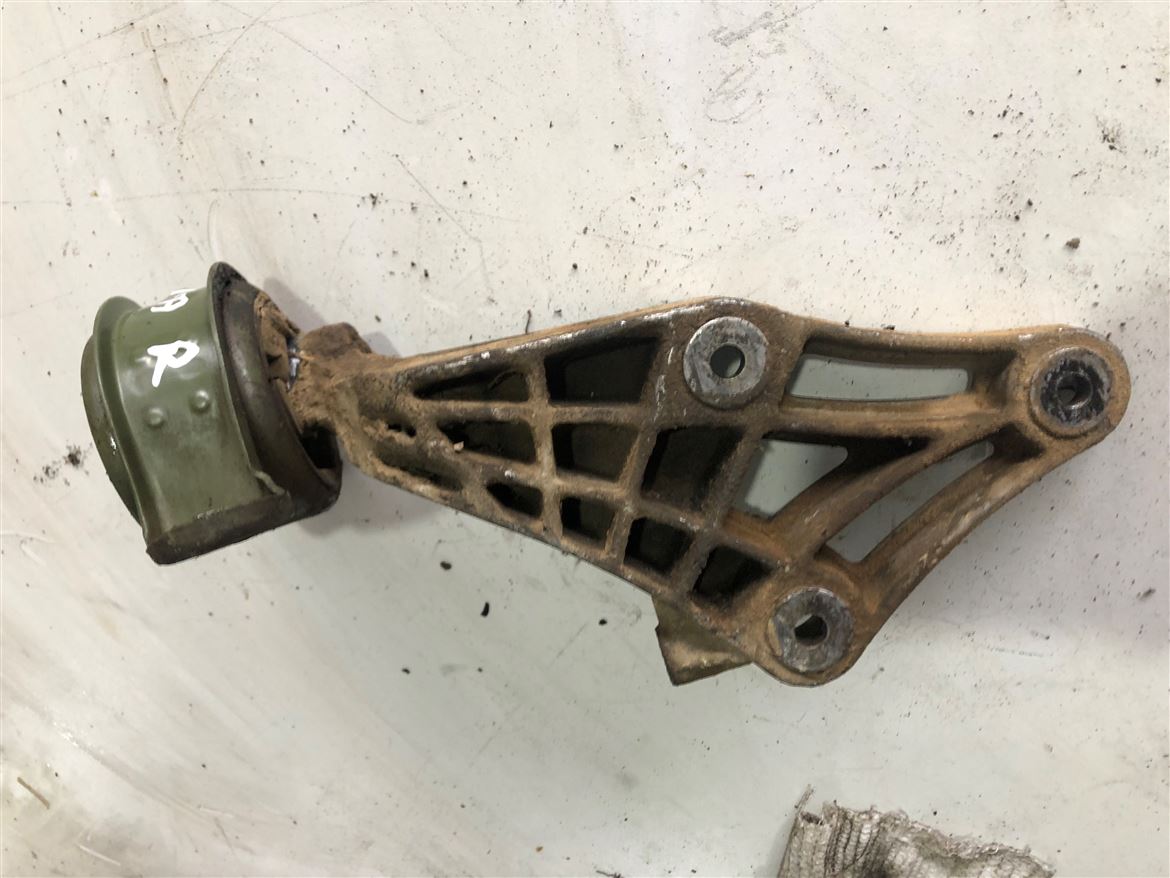 Opel Vectra A Motor Bağlantı Braketi