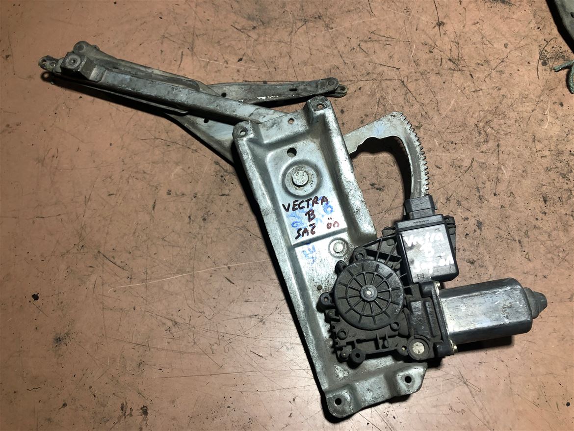 Opel Vectra B 1995-2002 Sağ Ön Kapı Cam Krikosu 09153596-90520226