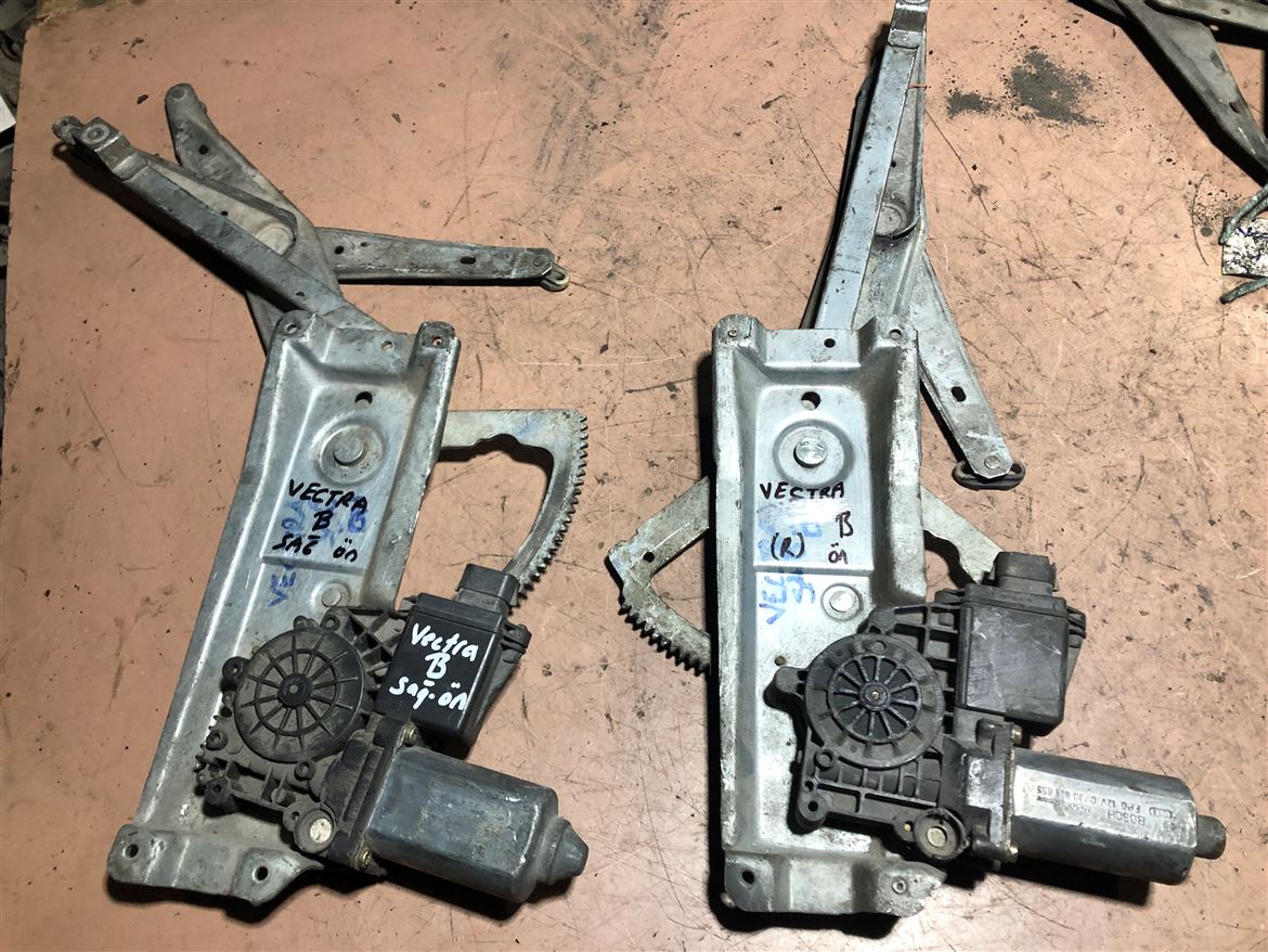 Opel Vectra B 1995-2002 Sağ Ön Kapı Cam Krikosu 09153596-90520226