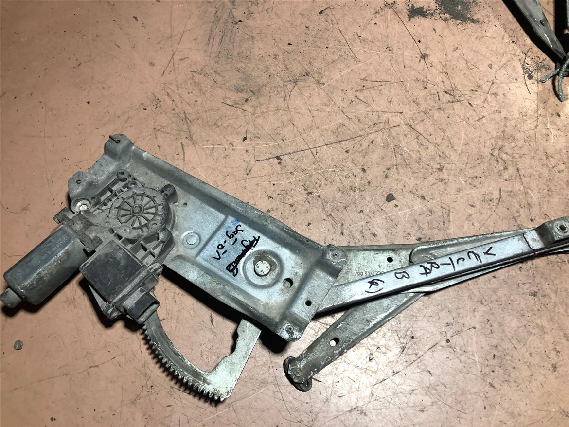 Opel Vectra B 1995-2002 Sağ Ön Kapı Cam Krikosu 09153596-90520226