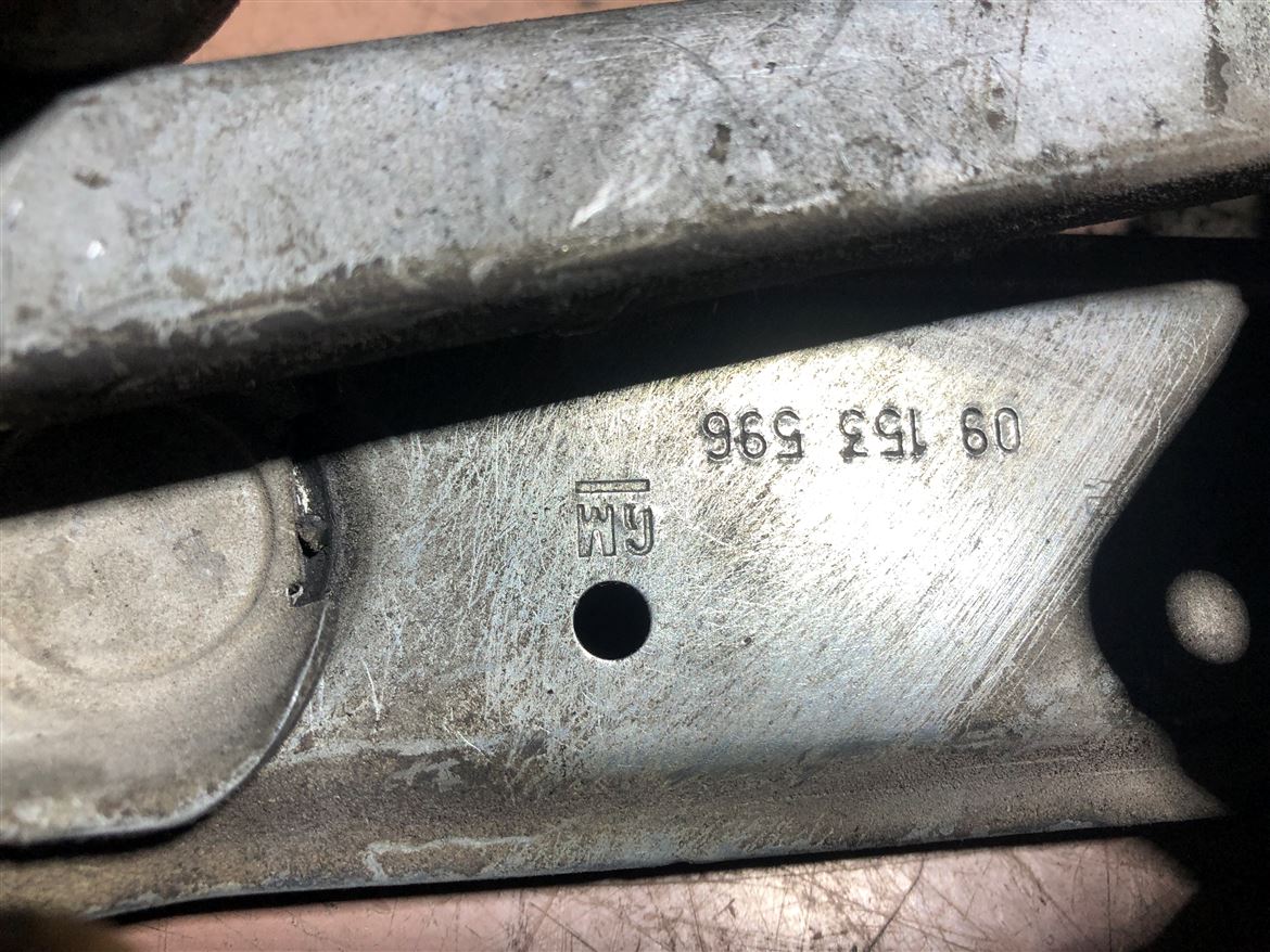 Opel Vectra B 1995-2002 Sağ Ön Kapı Cam Krikosu 09153596-90520226