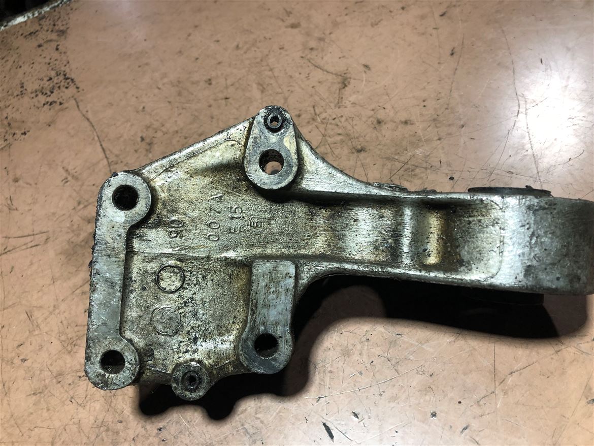 Peugeot 206 307 C4 Sağ Motor Takozu