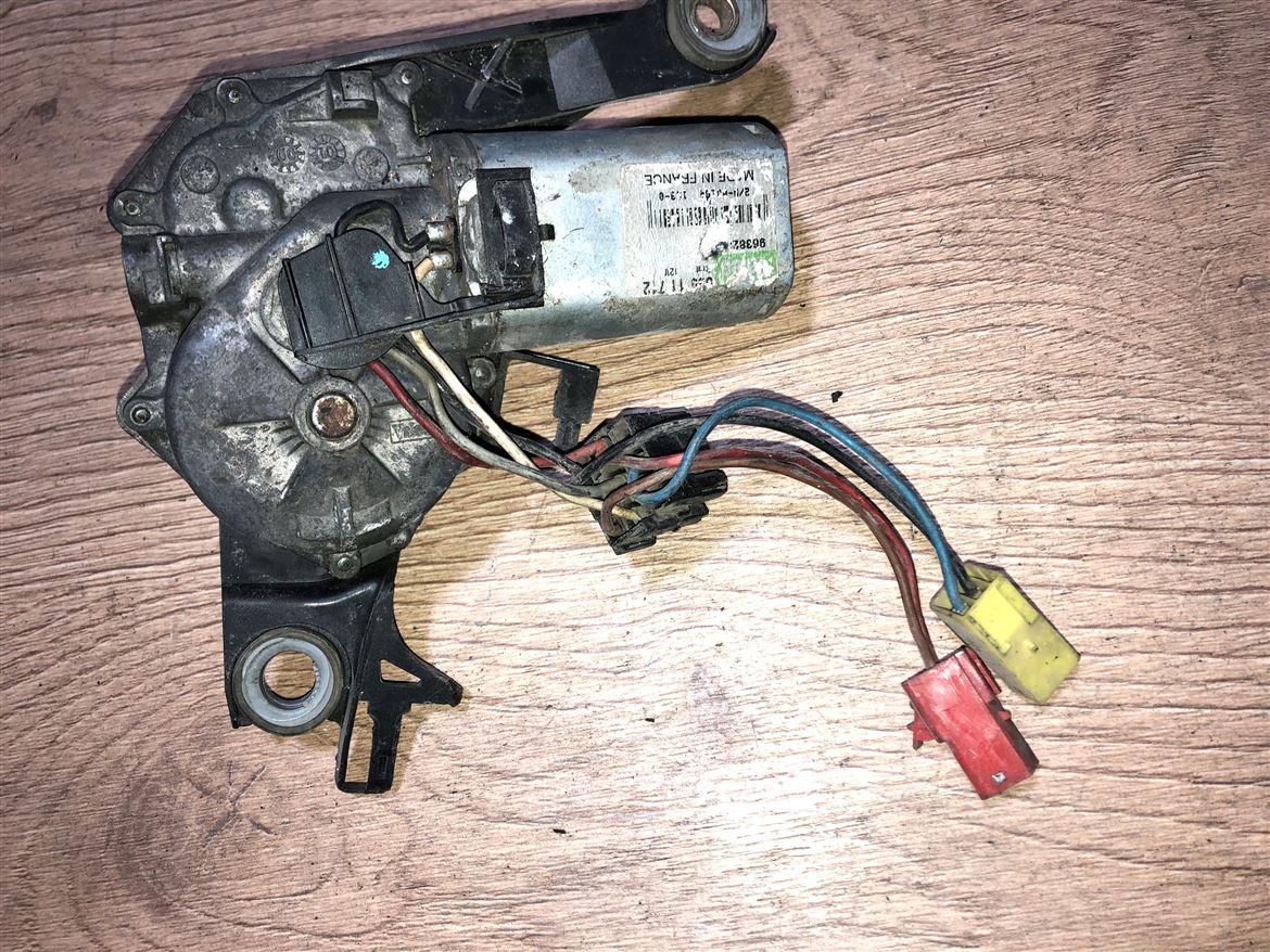 Peugeot 306 Arka Cam Silecek Motoru (2)