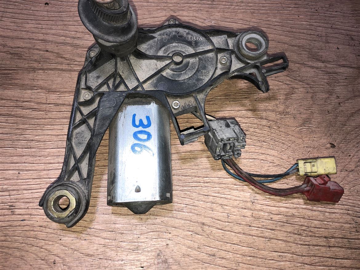Peugeot 306 Arka Cam Silecek Motoru