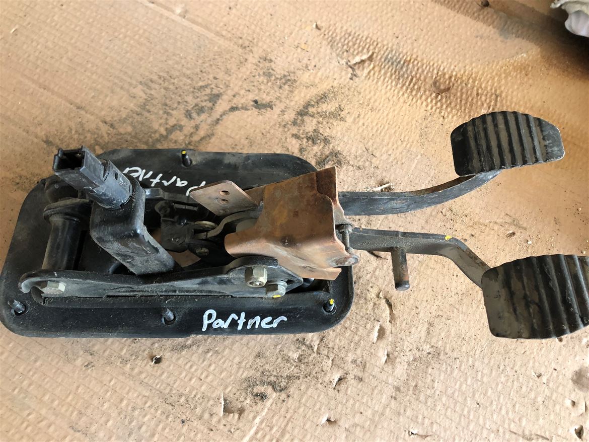 Peugeot Partner Berlingo 1.9 D Fren Debriyaj Pedal Takımı